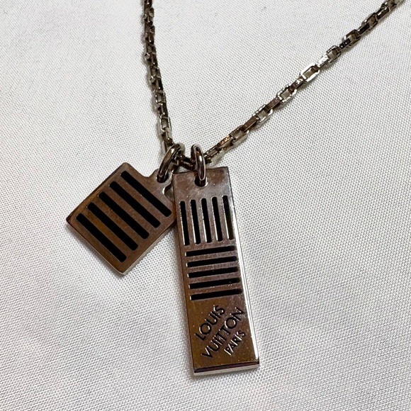 Louis Vuitton Collier Black and Silver Damier Pendant Necklace EUC - Picture 9 of 9
